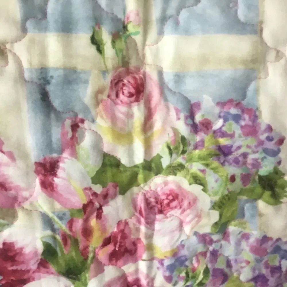 NWT Hand Crafted Flower Bouquet Quilt
